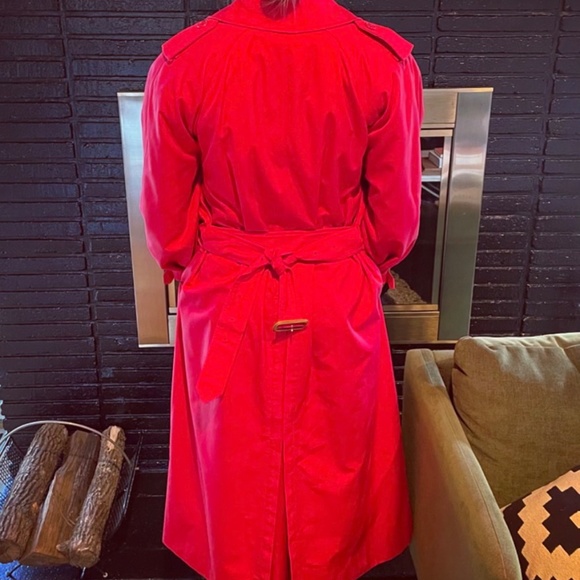 Burberry Trench in Beautiful Condition, Red Size US 8 / UK 10 - Picture 6 of 11
